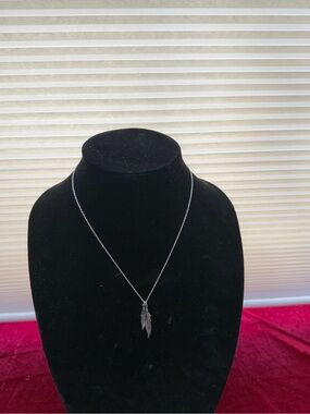 925 Sterling Silver 2 Feather Necklace